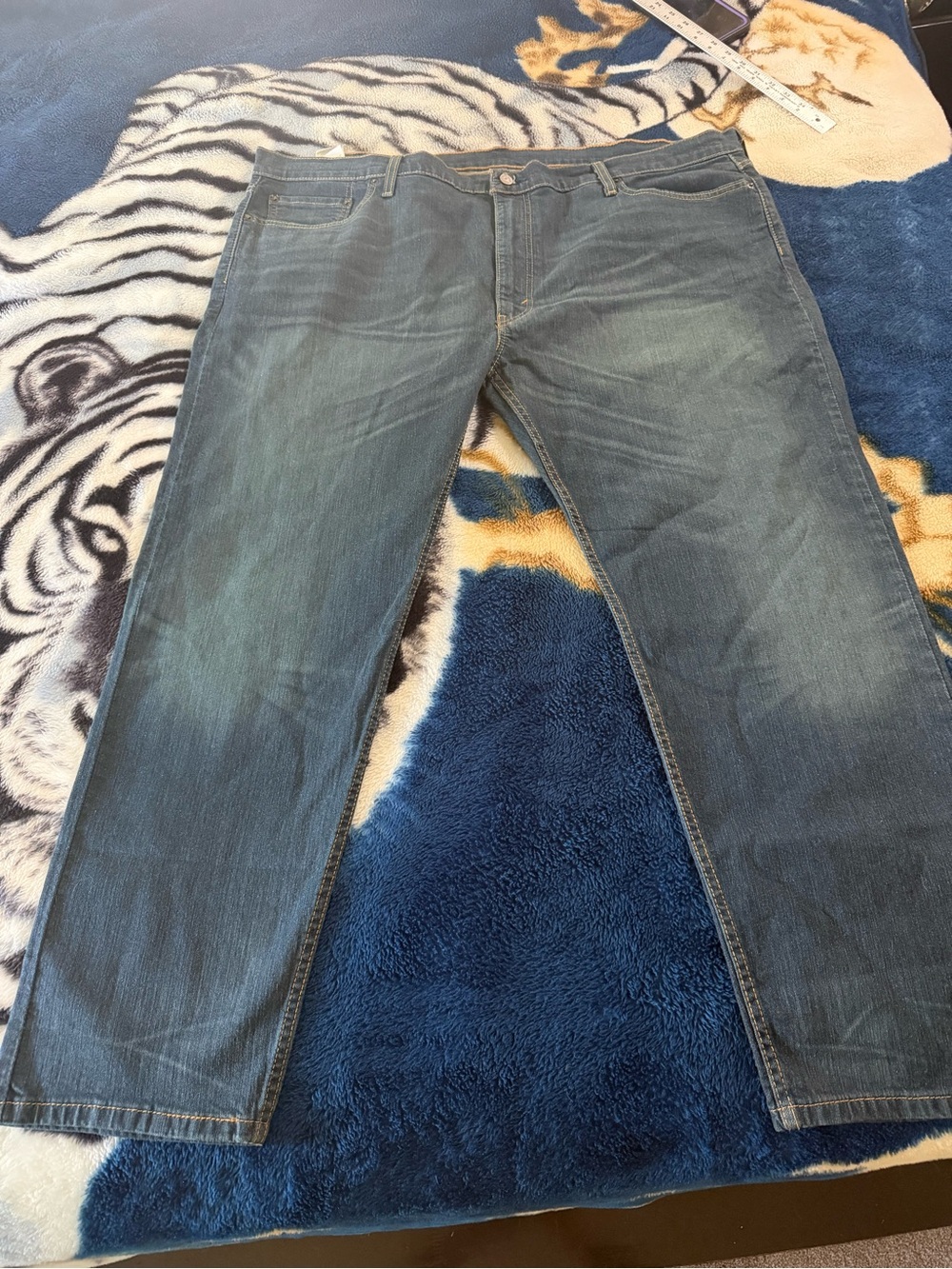 Levi's Men's Straight Leg Denim Jeans in Faded Blue